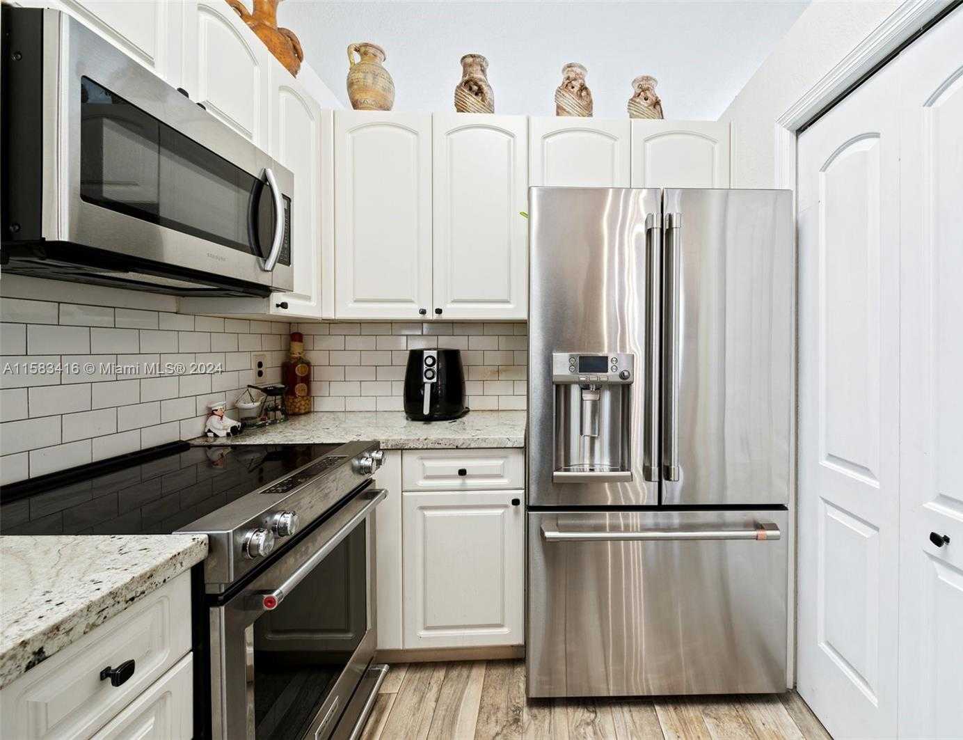 Small Image of 13680 SOUTH WEST 50TH CT, Miramar Number 23