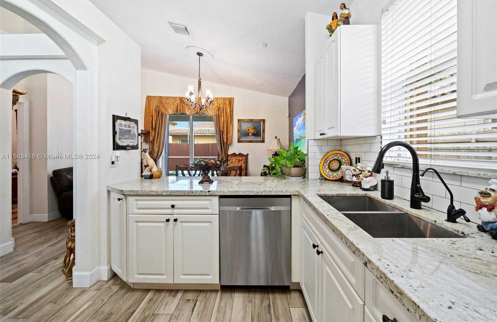 Small Image of 13680 SOUTH WEST 50TH CT, Miramar Number 24