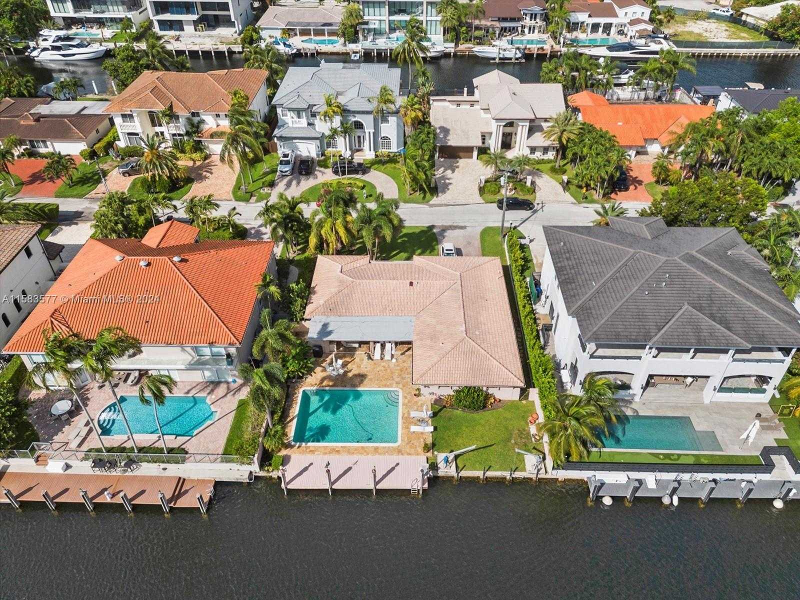 Small Image of 16449 NORTH EAST 31ST AVE, North Miami Beach Number 34
