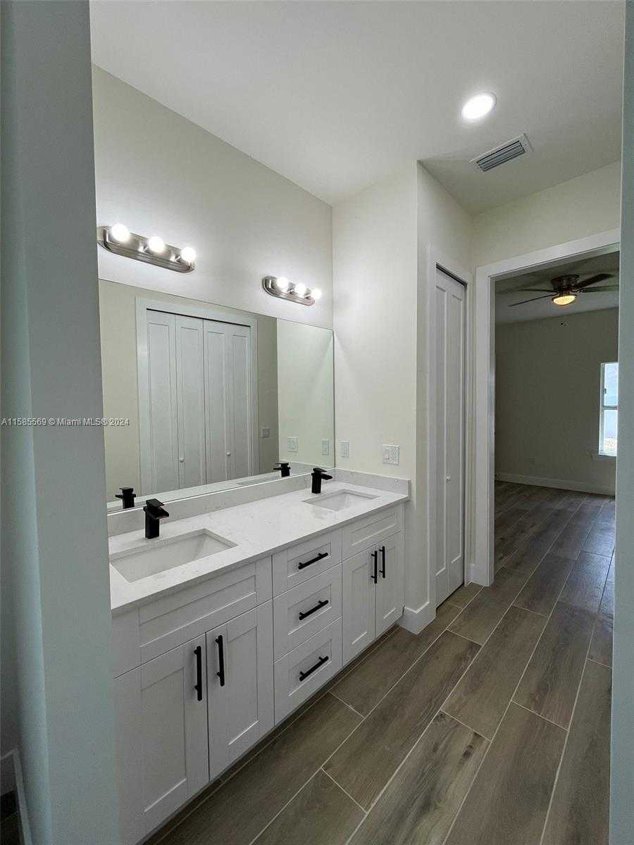 Small Image of 1869 Maurice Ave, Lehigh Acres, FL 33972, USA Number 15