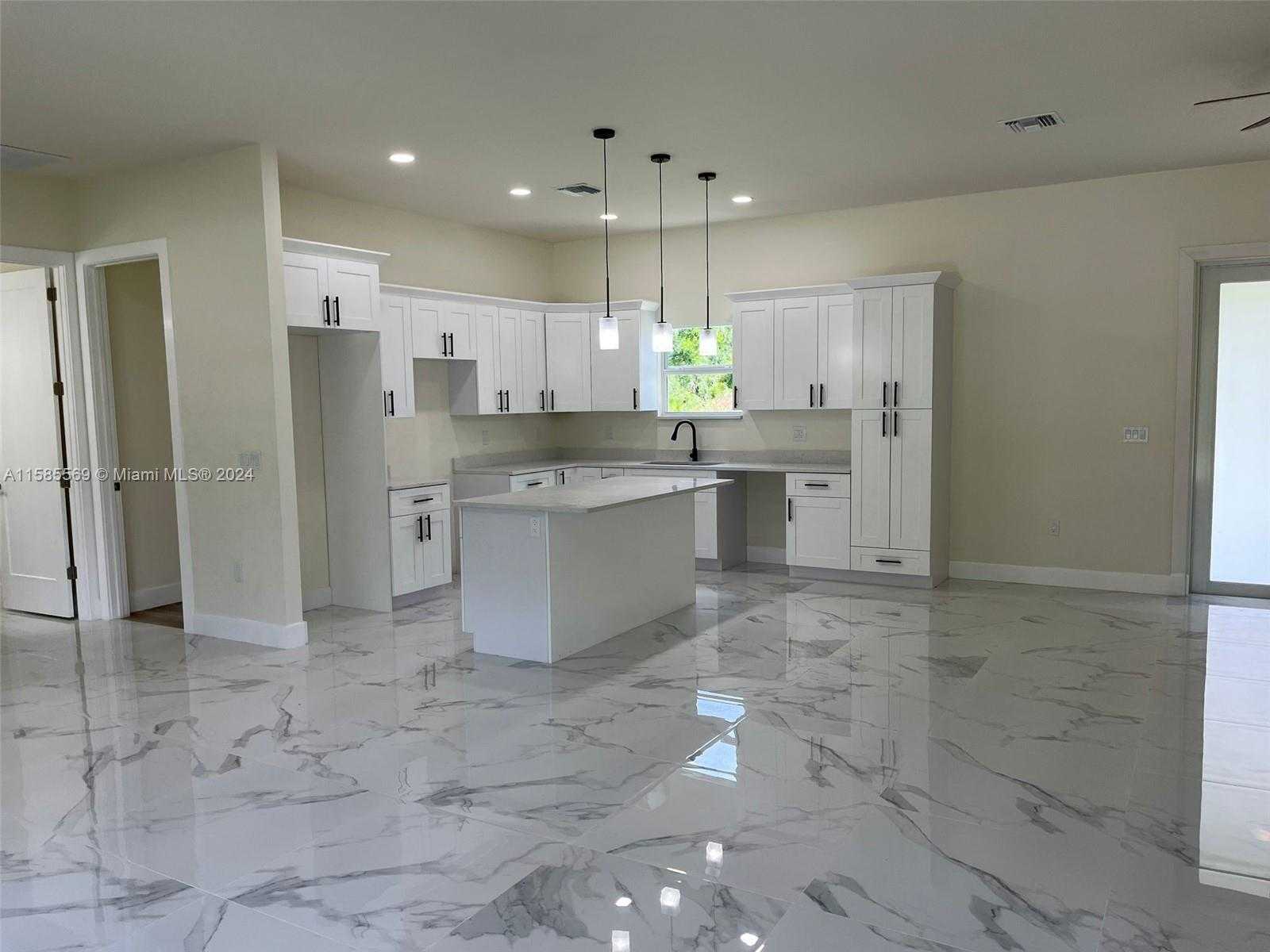 Small Image of 1869 Maurice Ave, Lehigh Acres, FL 33972, USA Number 4