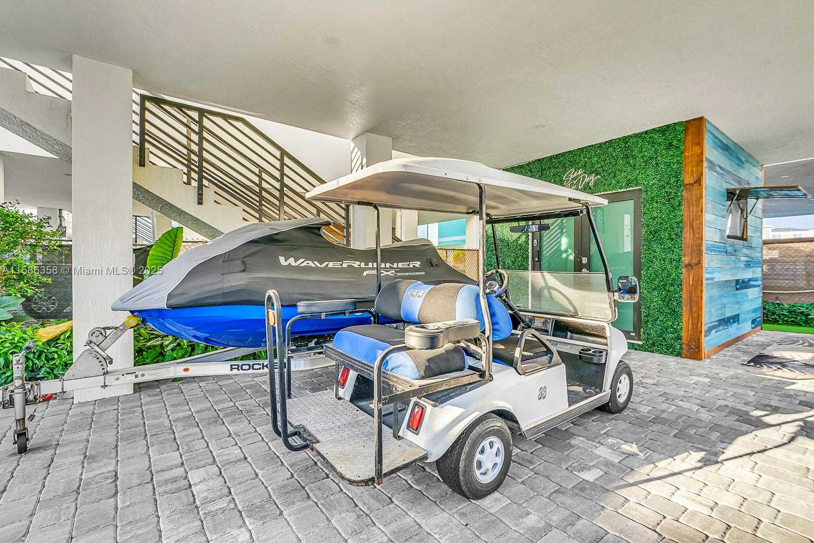 Small Image of 94825 OVERSEAS HWY, Key Largo Number 32