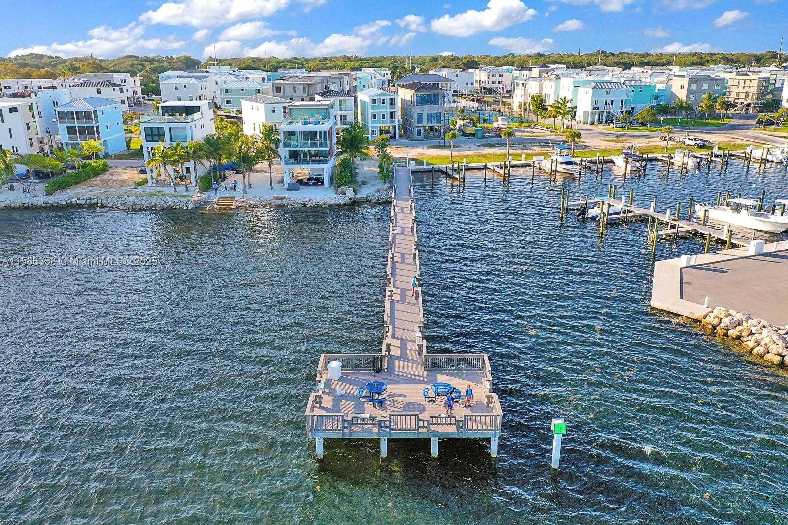 Small Image of 94825 OVERSEAS HWY, Key Largo Number 37