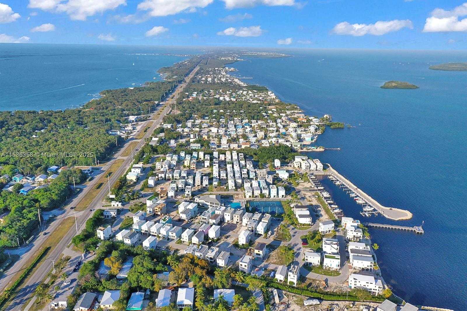 Small Image of 94825 OVERSEAS HWY, Key Largo Number 39