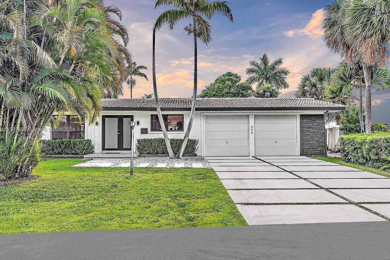 Small Image of 536 HIBISCUS DR, Hallandale Beach Number 10