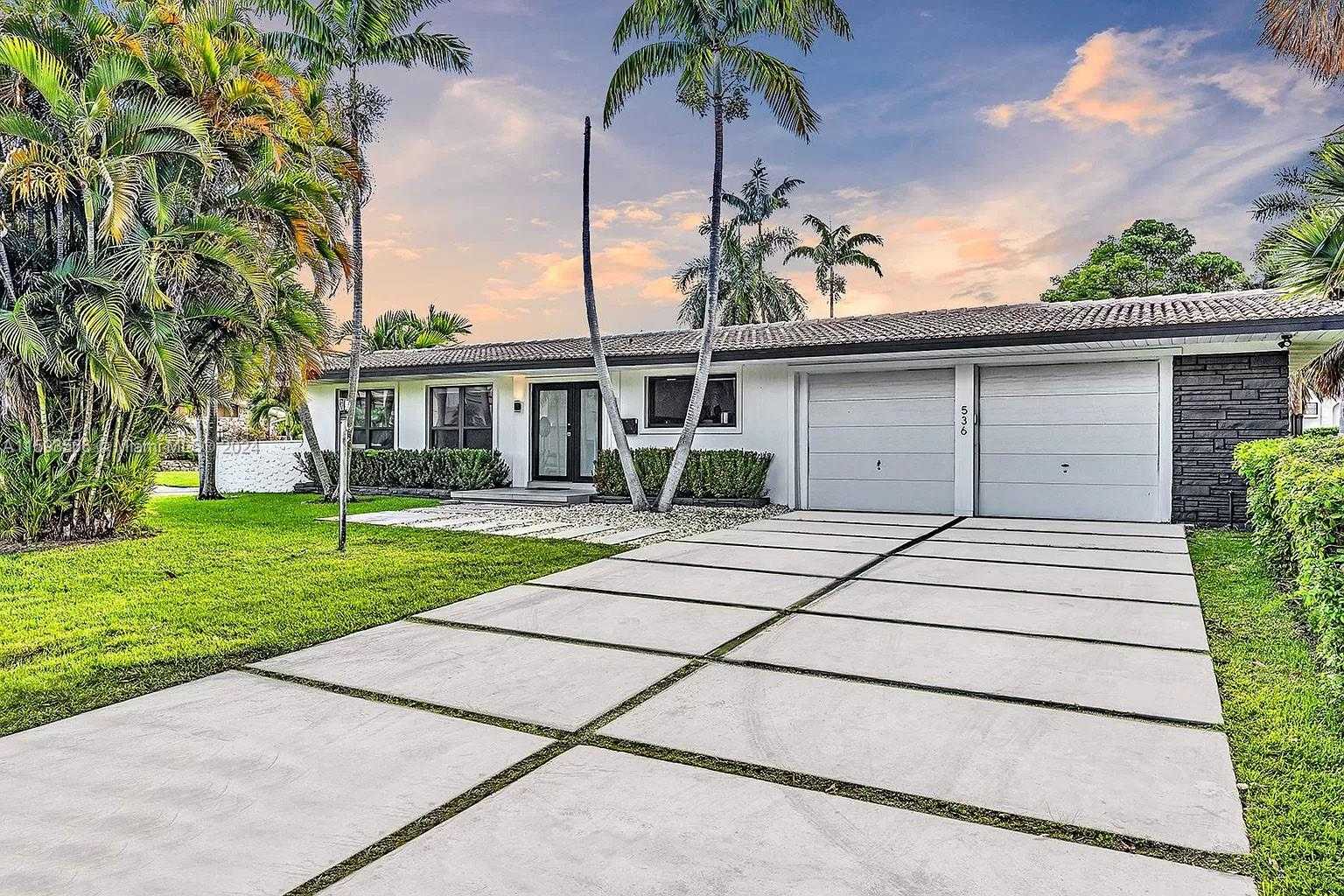 Small Image of 536 HIBISCUS DR, Hallandale Beach Number 11