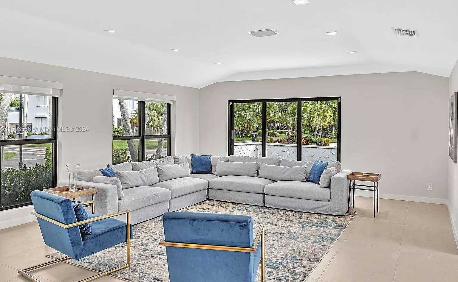 Small Image of 536 HIBISCUS DR, Hallandale Beach Number 20