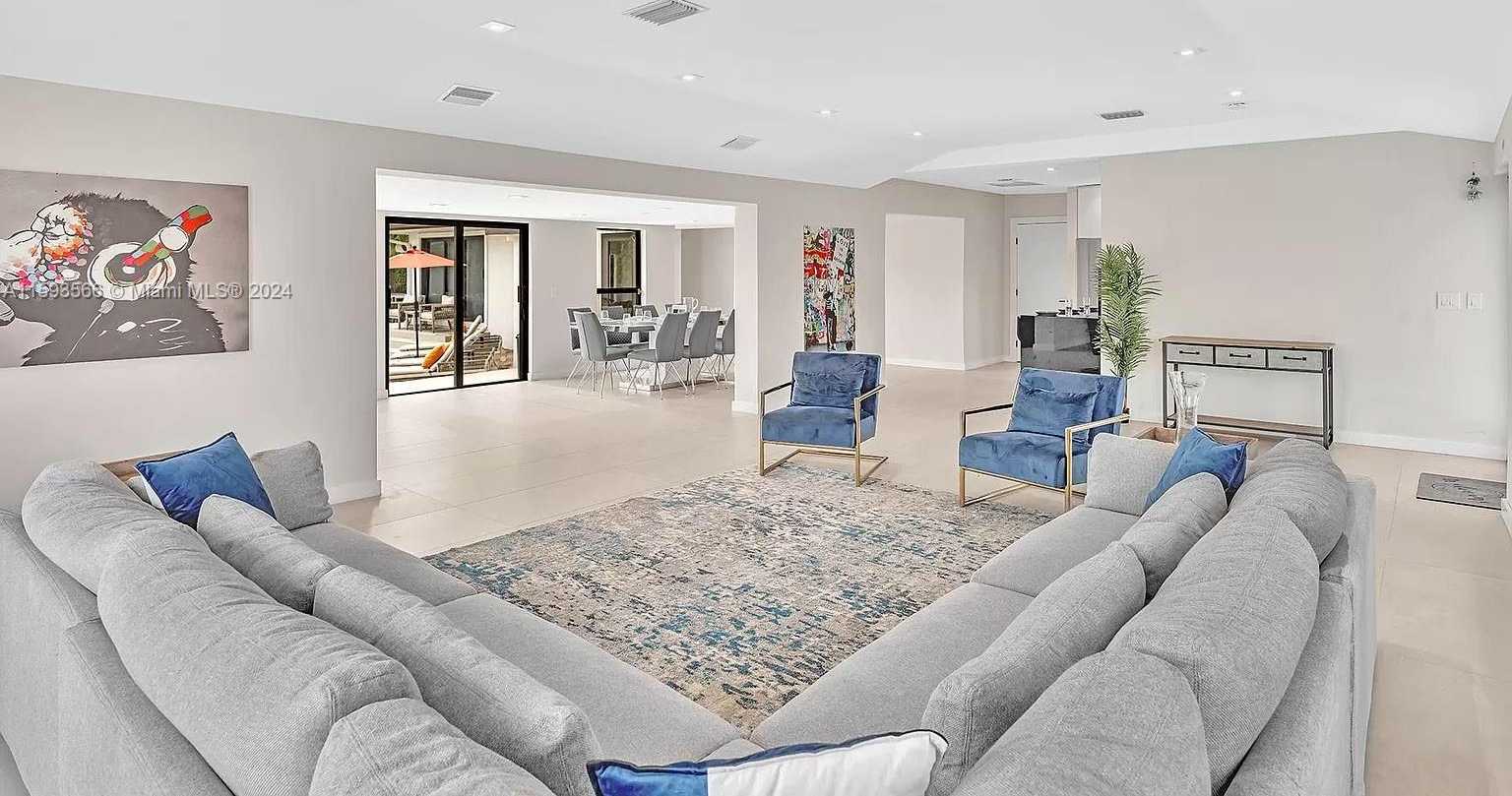 Small Image of 536 HIBISCUS DR, Hallandale Beach Number 24