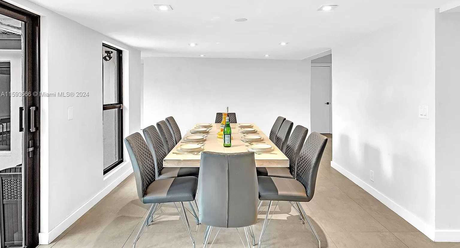Small Image of 536 HIBISCUS DR, Hallandale Beach Number 28