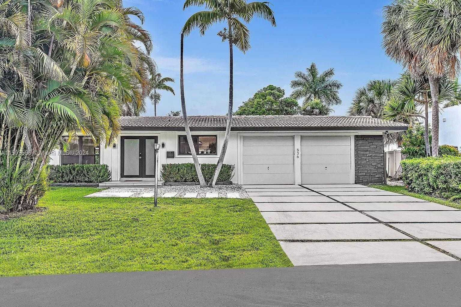 Small Image of 536 HIBISCUS DR, Hallandale Beach Number 3