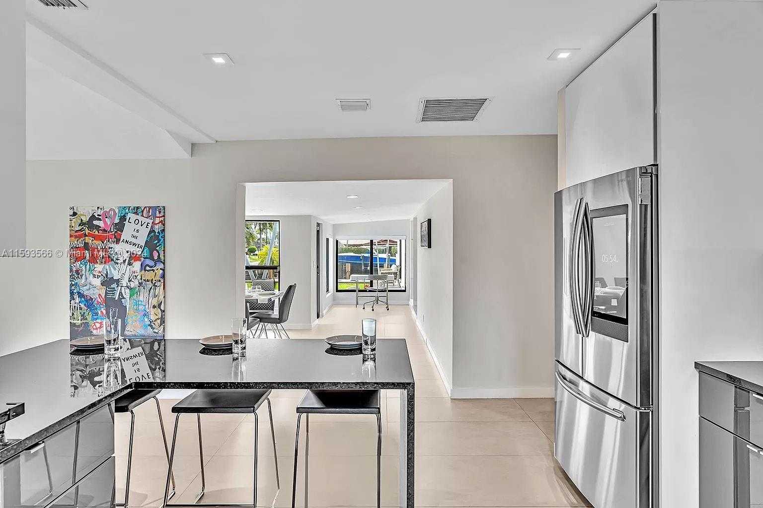 Small Image of 536 HIBISCUS DR, Hallandale Beach Number 35