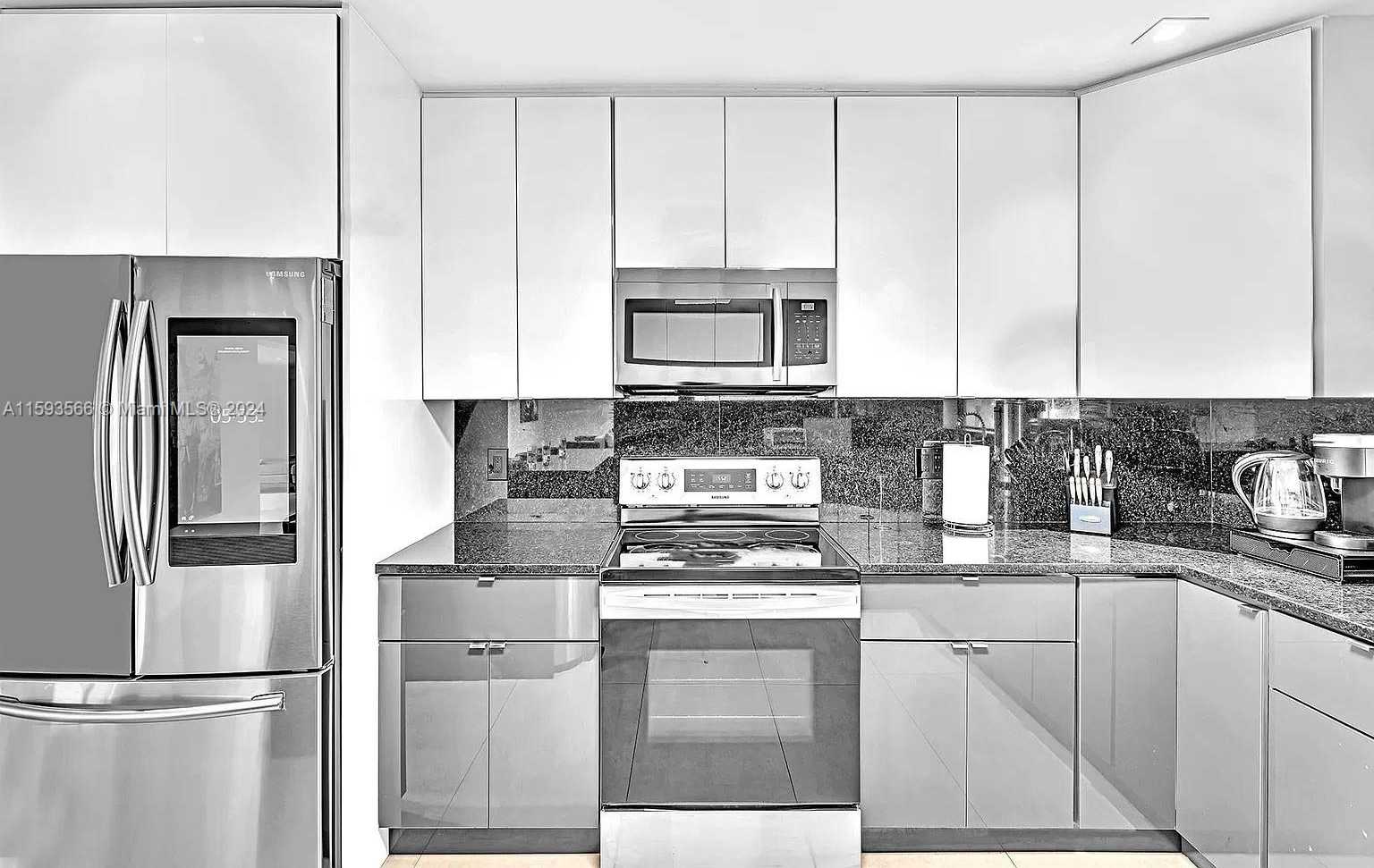 Small Image of 536 HIBISCUS DR, Hallandale Beach Number 38