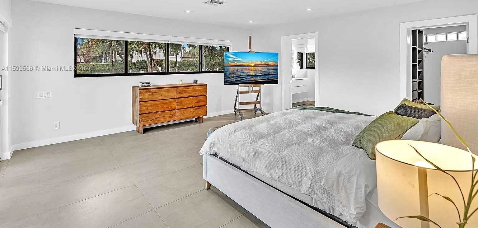 Small Image of 536 HIBISCUS DR, Hallandale Beach Number 40