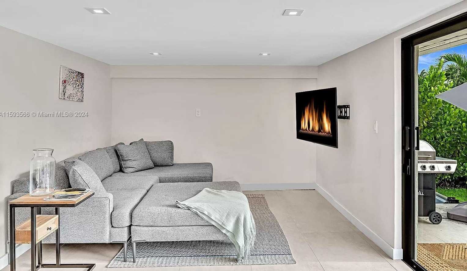 Small Image of 536 HIBISCUS DR, Hallandale Beach Number 47