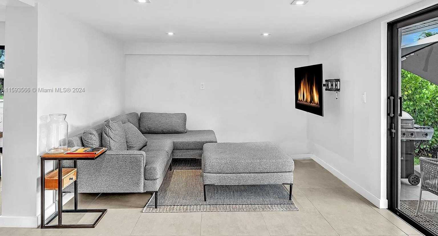 Small Image of 536 HIBISCUS DR, Hallandale Beach Number 52