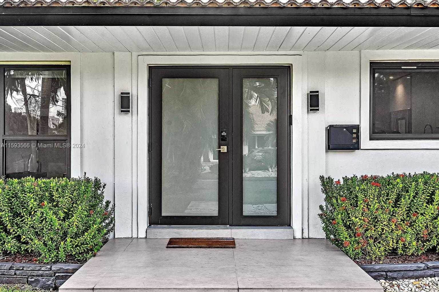 Small Image of 536 HIBISCUS DR, Hallandale Beach Number 7