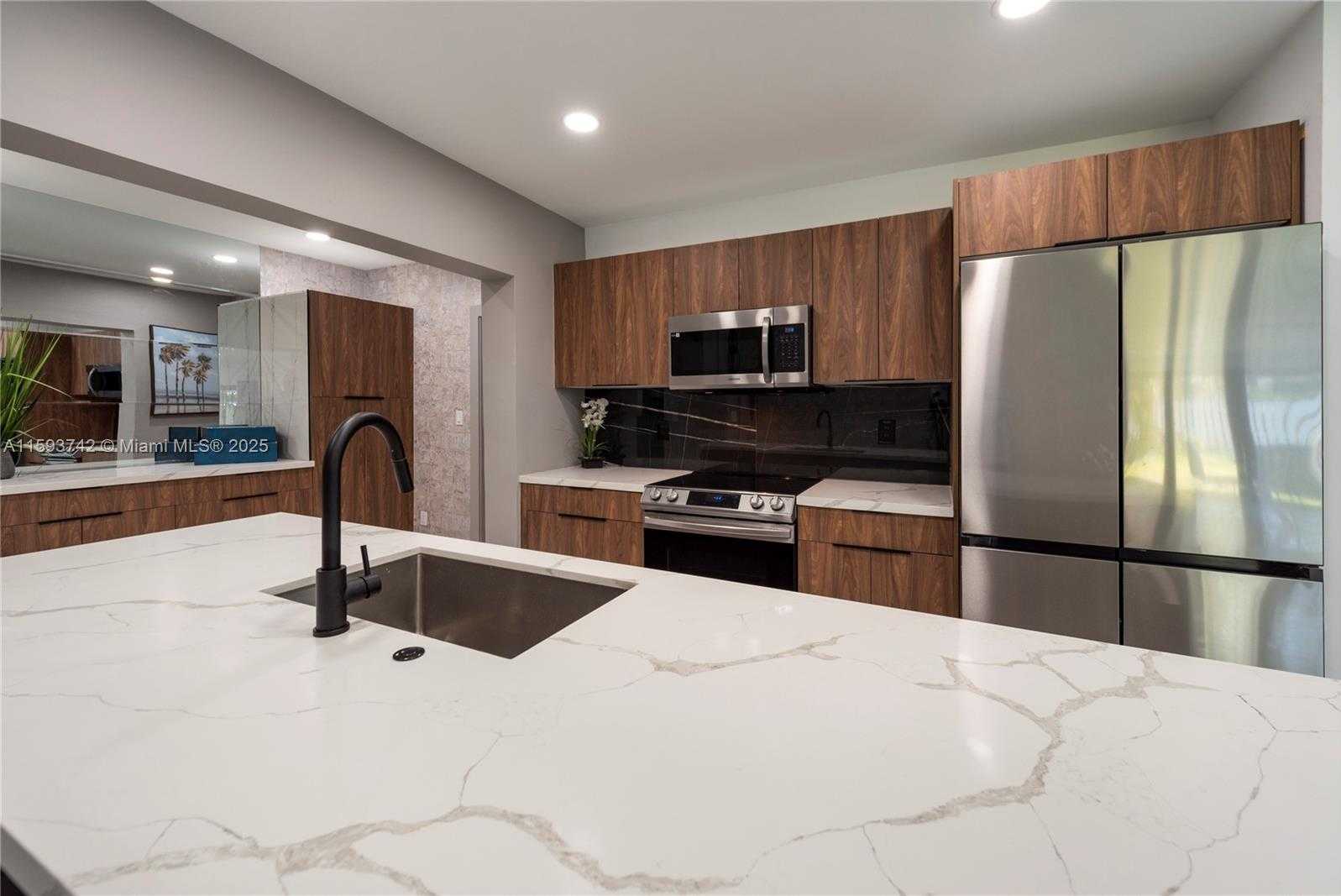 Small Image of 2308 SOUTH EAST 18 ST, Fort Lauderdale Number 15