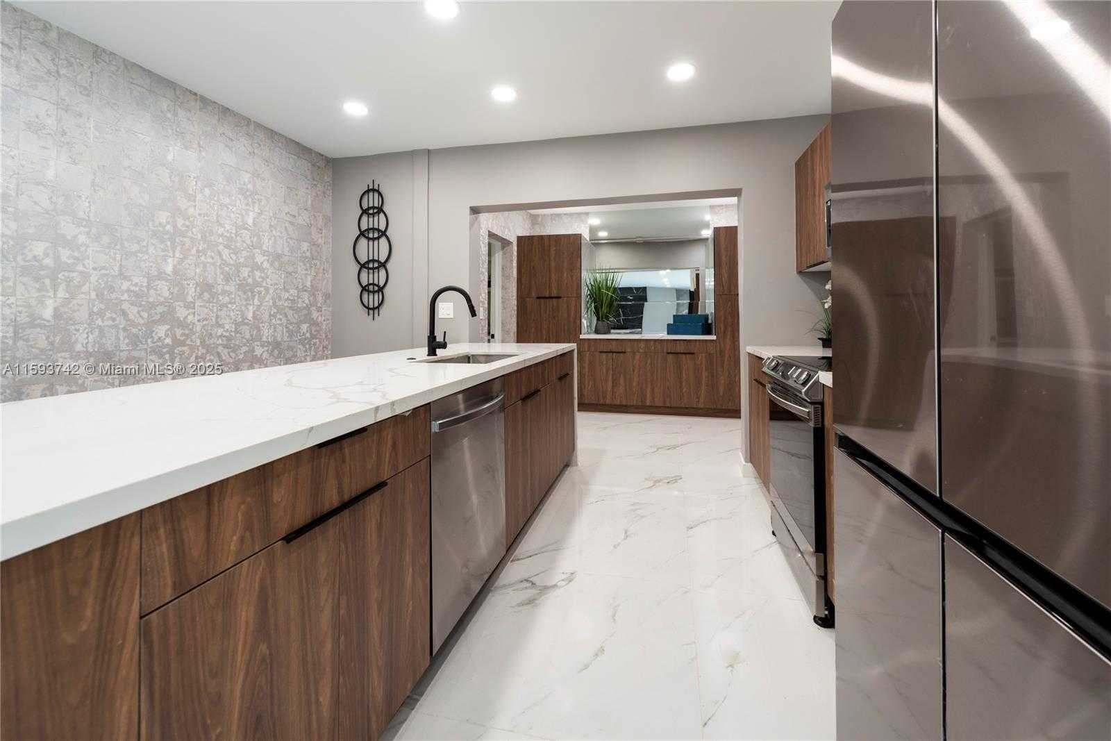 Small Image of 2308 SOUTH EAST 18 ST, Fort Lauderdale Number 16