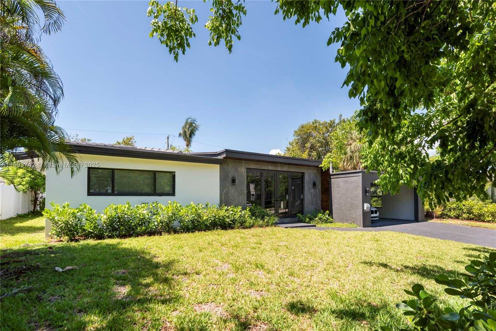 Small Image of 2308 SOUTH EAST 18 ST, Fort Lauderdale Number 2