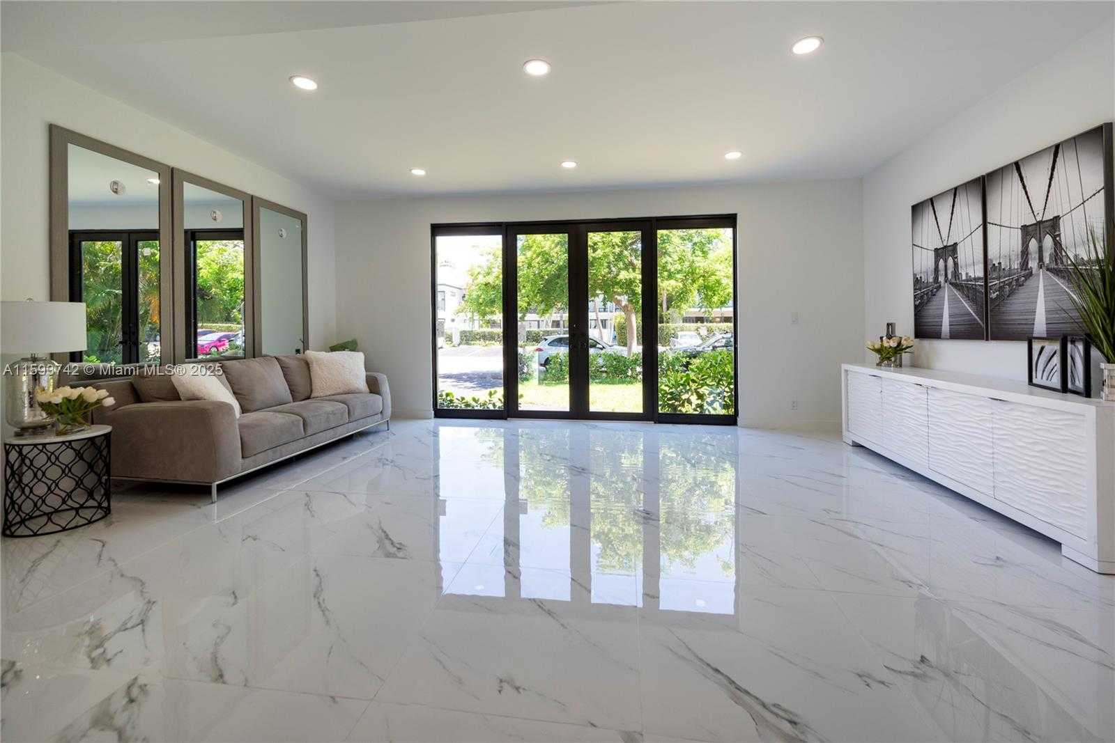 Small Image of 2308 SOUTH EAST 18 ST, Fort Lauderdale Number 21