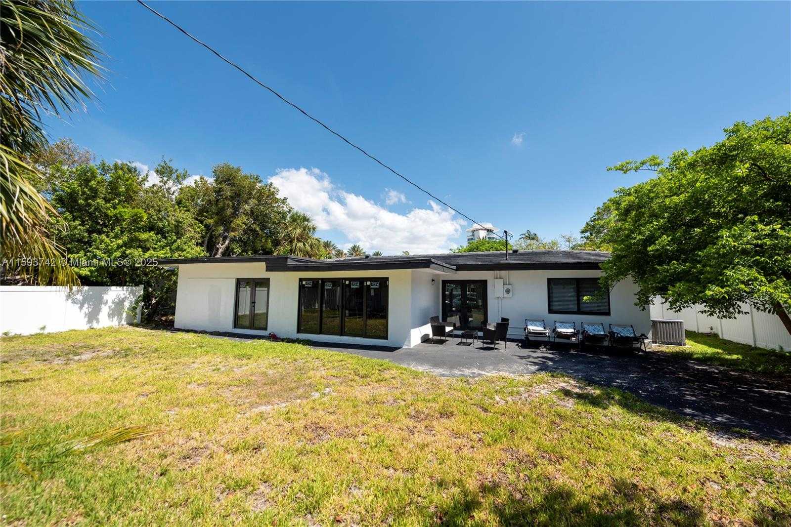 Small Image of 2308 SOUTH EAST 18 ST, Fort Lauderdale Number 4