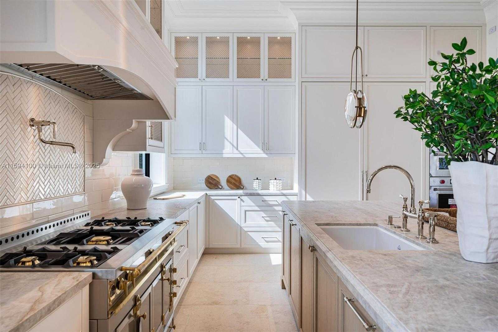 Small Image of 10241 EAST BROADVIEW DR, Bay Harbor Islands Number 11