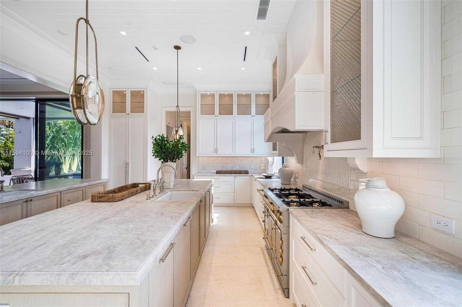 Small Image of 10241 EAST BROADVIEW DR, Bay Harbor Islands Number 12