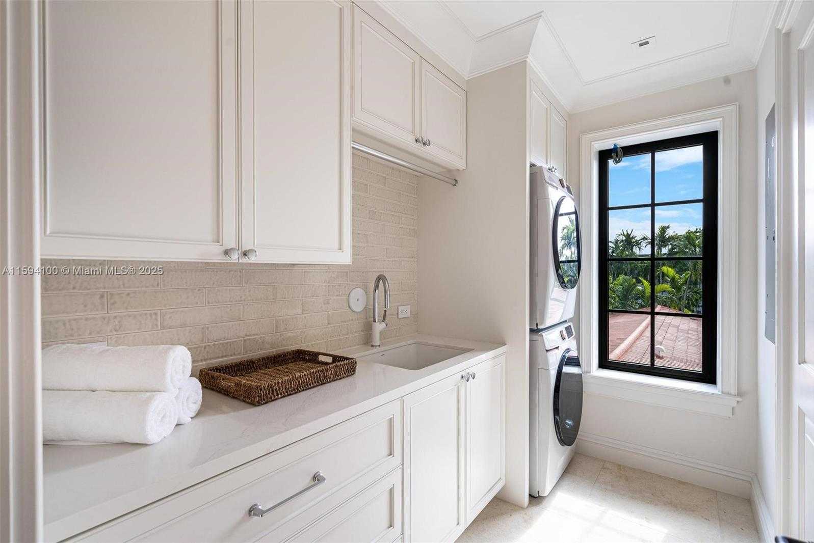 Small Image of 10241 EAST BROADVIEW DR, Bay Harbor Islands Number 28