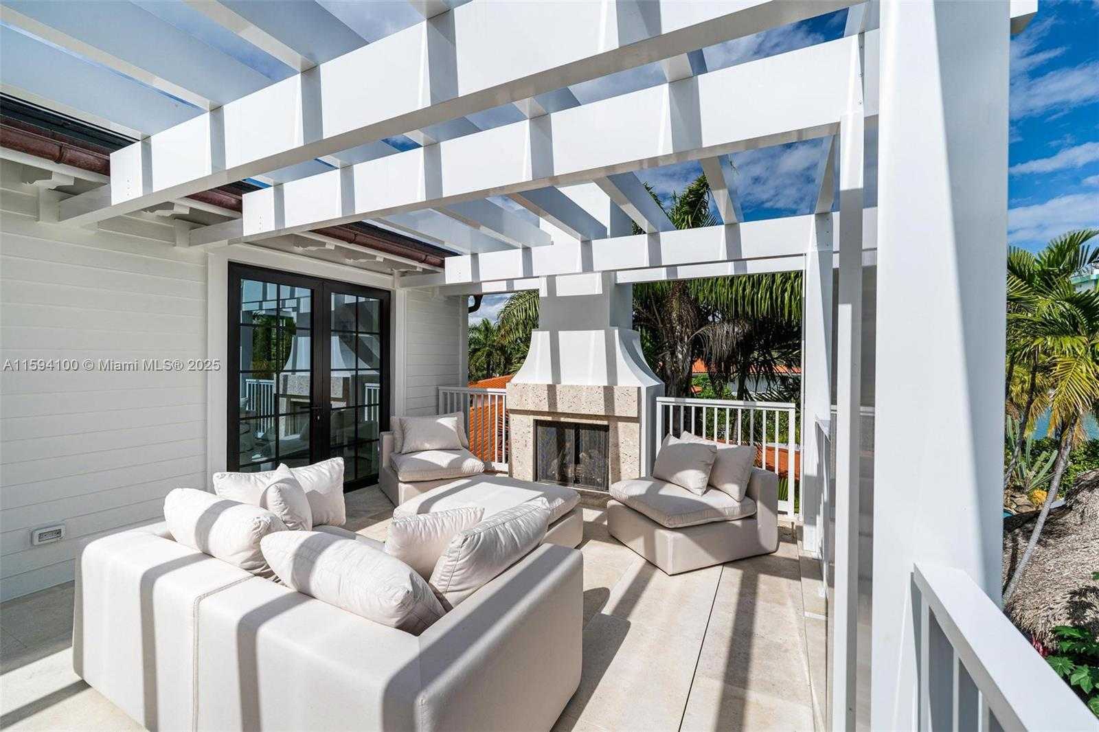 Small Image of 10241 EAST BROADVIEW DR, Bay Harbor Islands Number 39