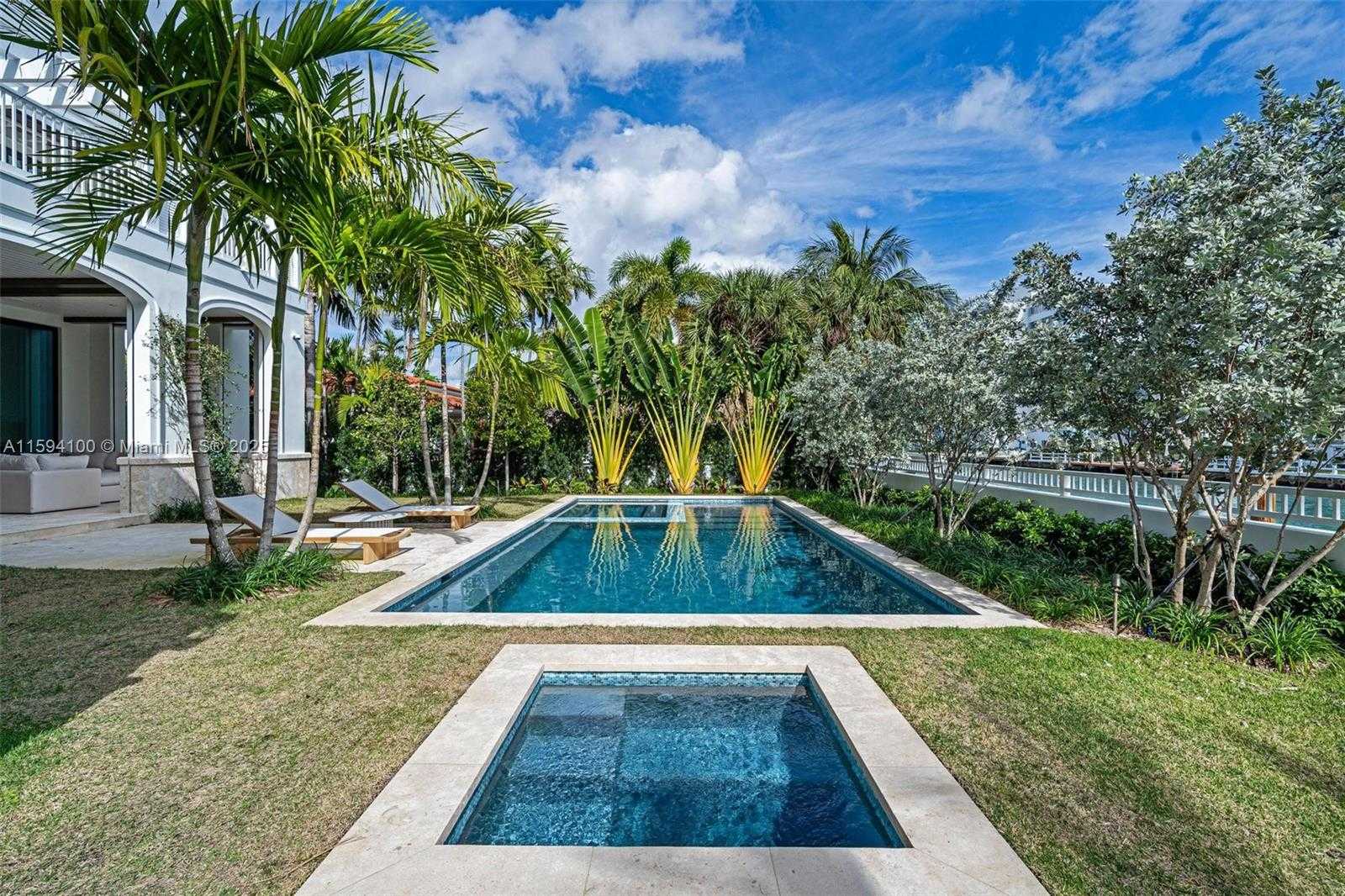 Small Image of 10241 EAST BROADVIEW DR, Bay Harbor Islands Number 43