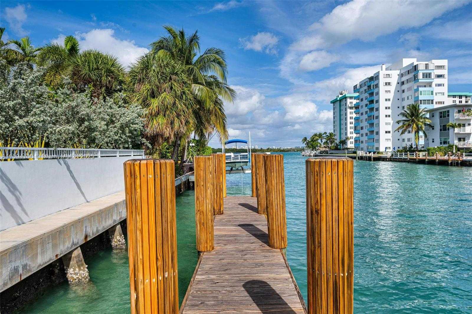 Small Image of 10241 EAST BROADVIEW DR, Bay Harbor Islands Number 47