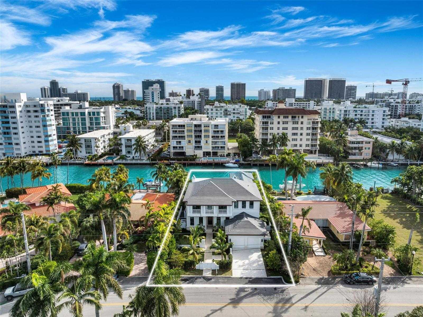 Small Image of 10241 EAST BROADVIEW DR, Bay Harbor Islands Number 49