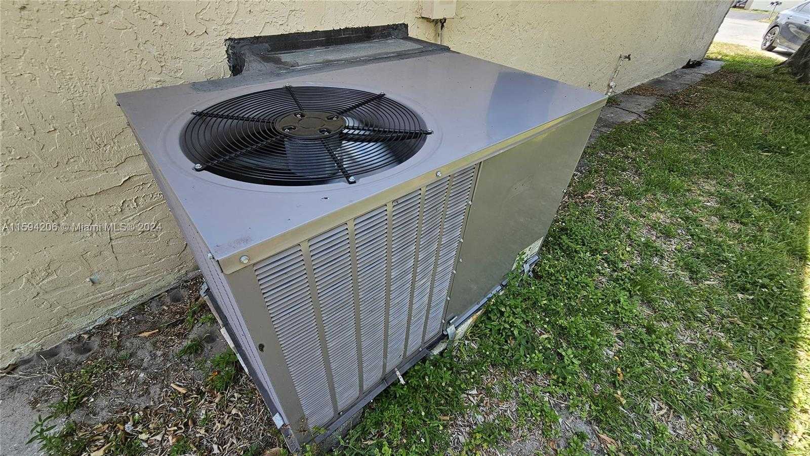 Small Image of 1440 NORTH WEST 20TH ST, UNIT B, Fort Lauderdale Number 24