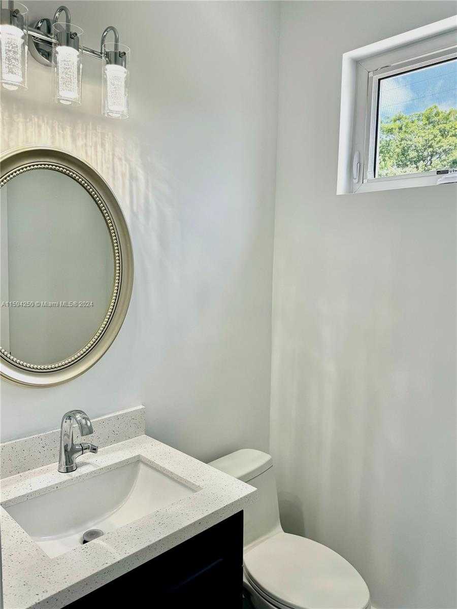 Small Image of 84 CORAL WAY, Key Largo Number 18