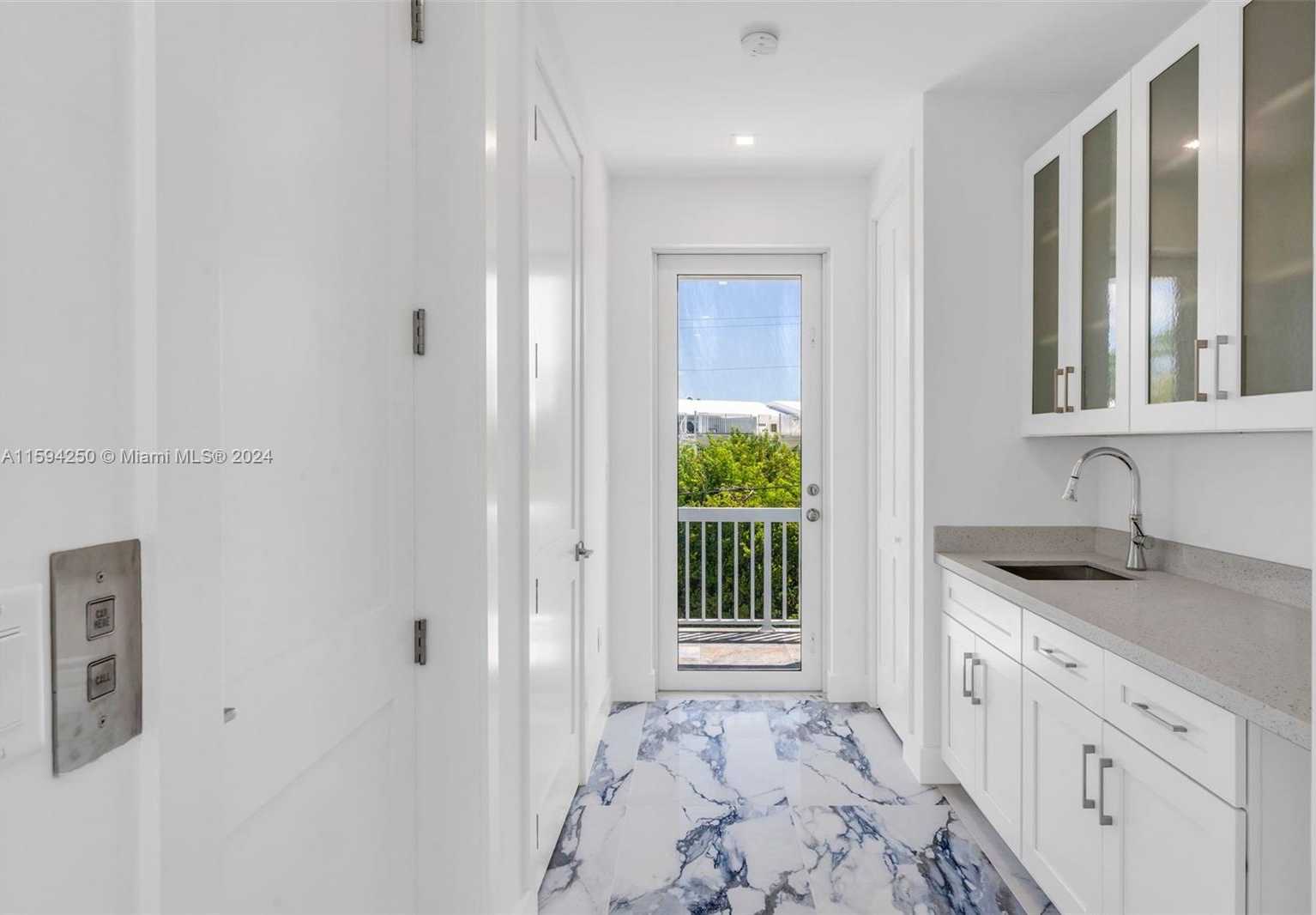 Small Image of 84 CORAL WAY, Key Largo Number 22