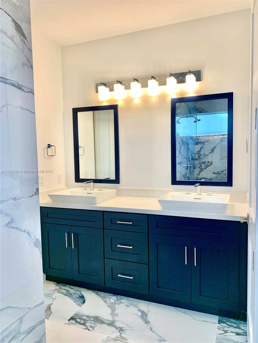 Small Image of 84 CORAL WAY, Key Largo Number 31