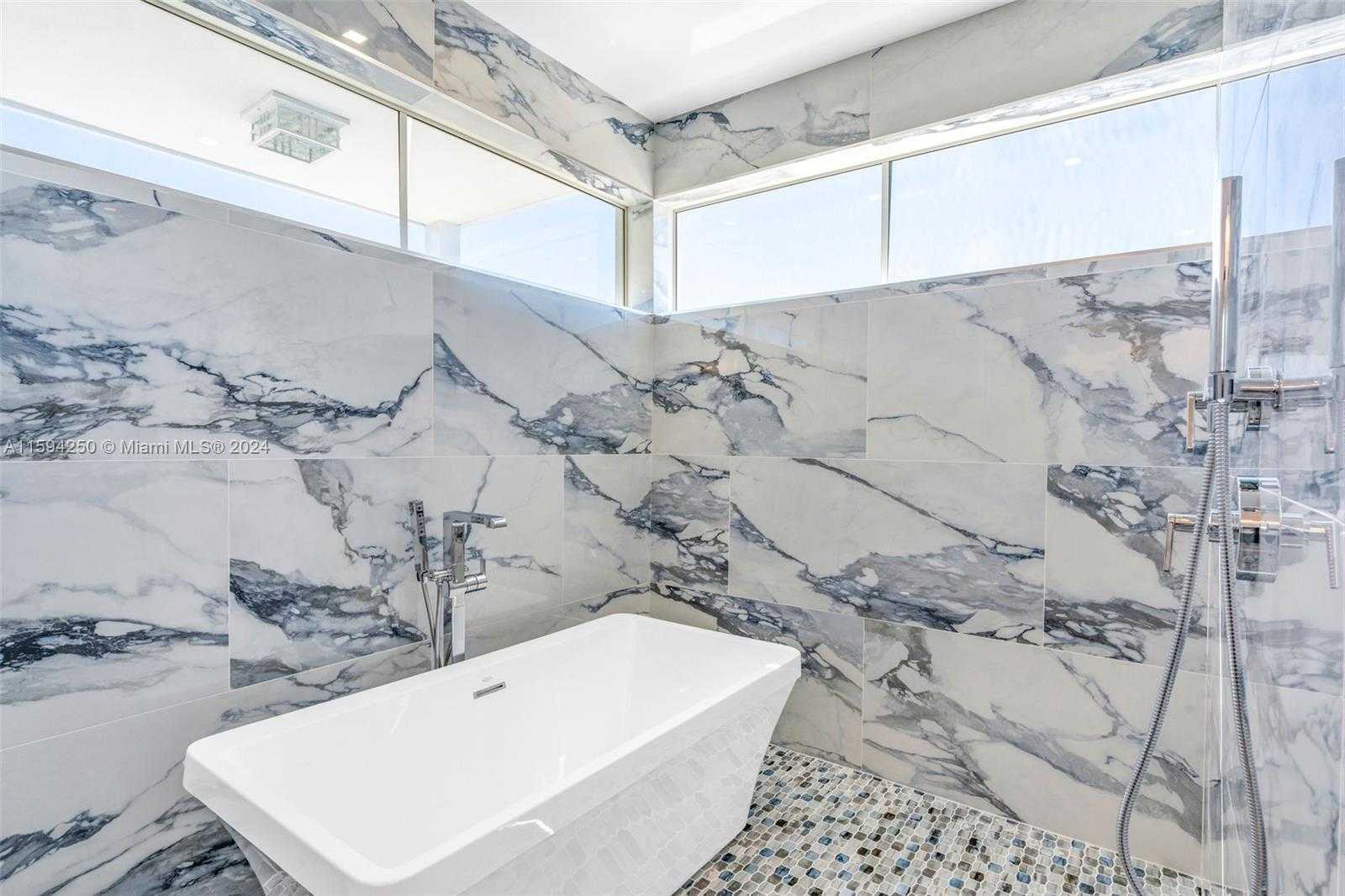 Small Image of 84 CORAL WAY, Key Largo Number 32