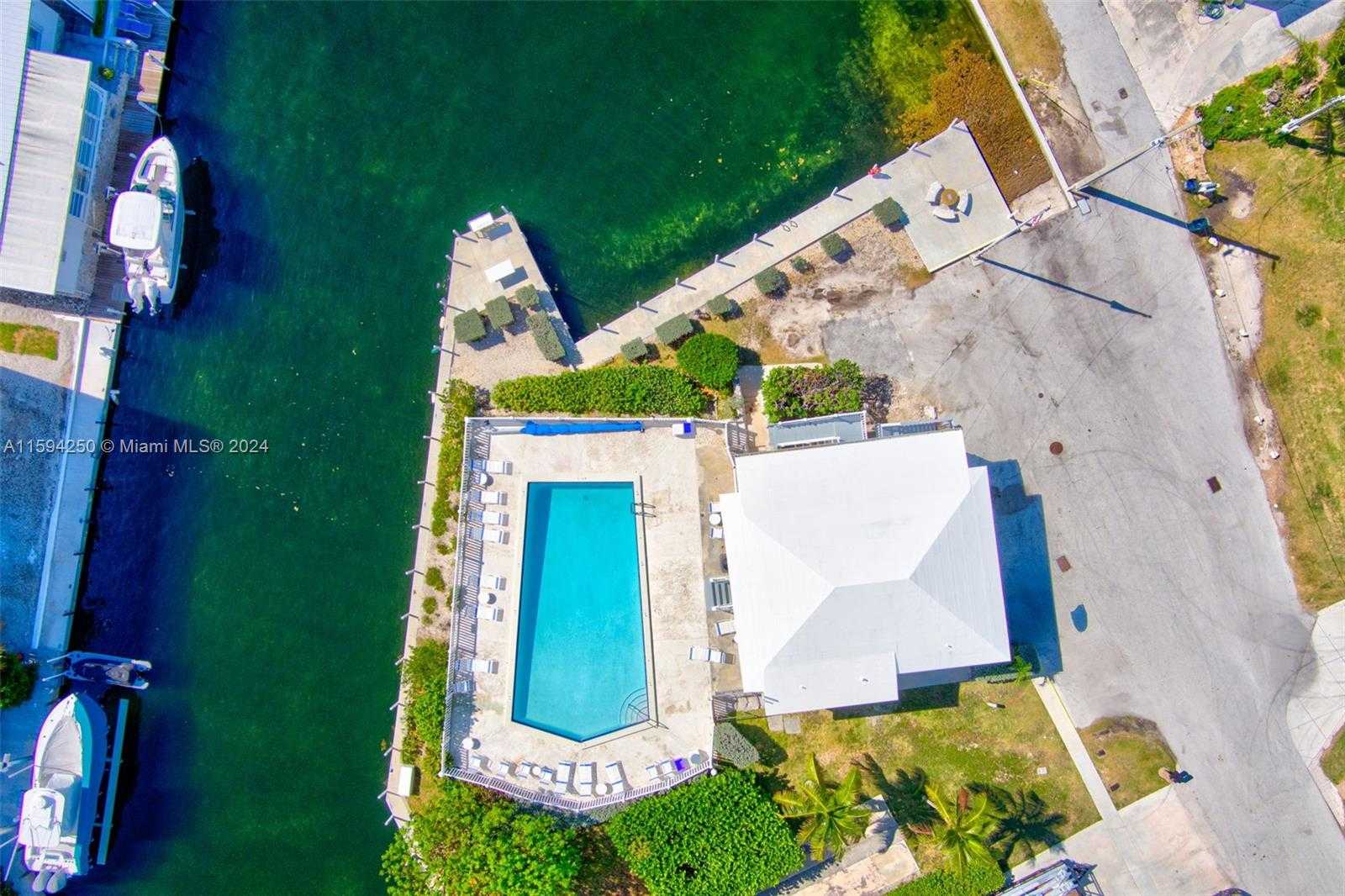 Small Image of 84 CORAL WAY, Key Largo Number 45