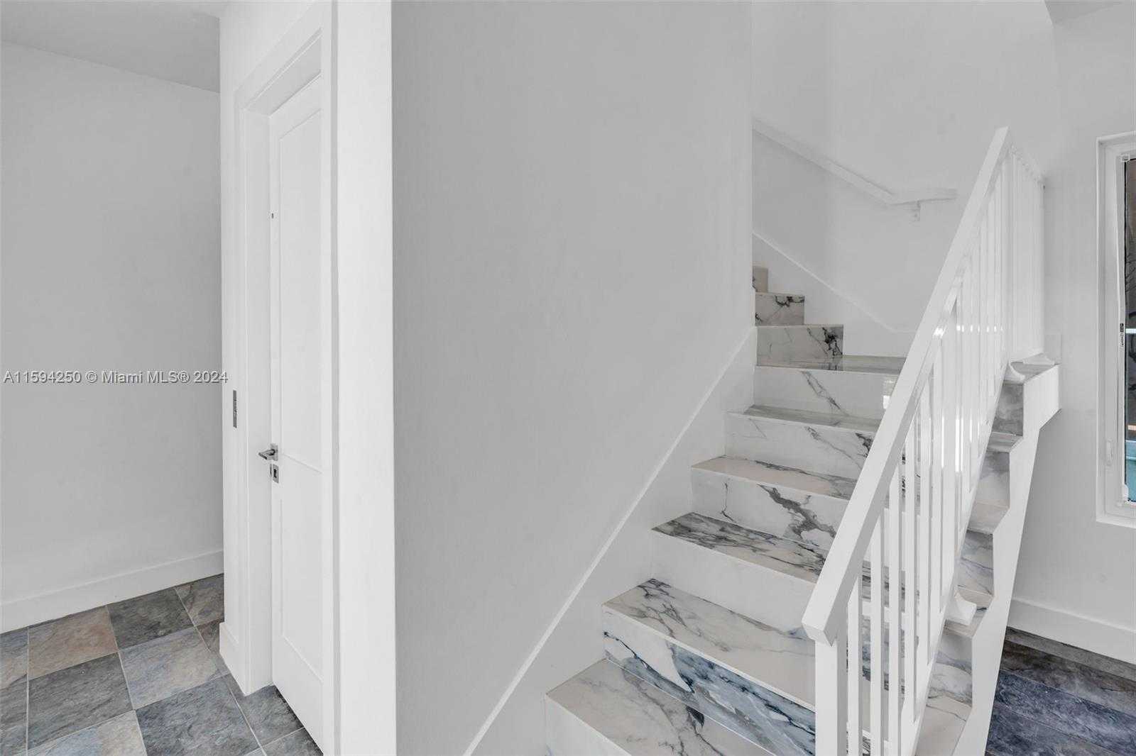 Small Image of 84 CORAL WAY, Key Largo Number 6