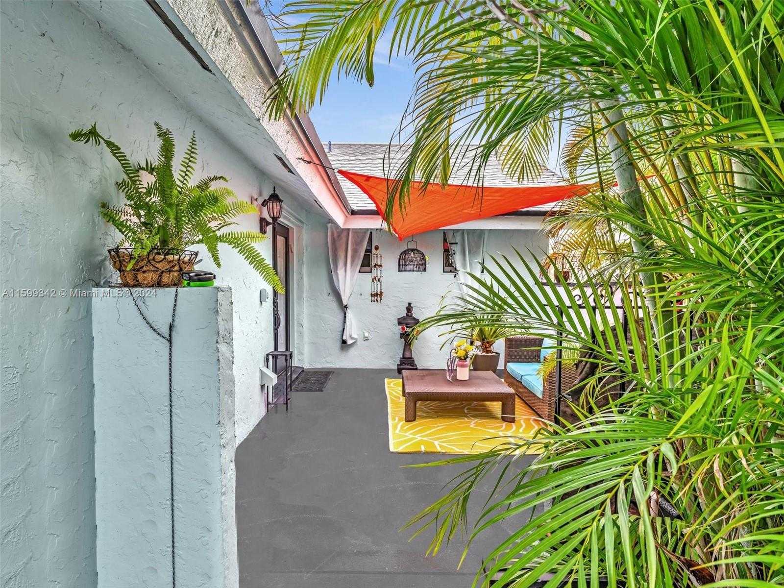 Small Image of 3960 SOUTH WEST 84TH TER, Davie Number 11