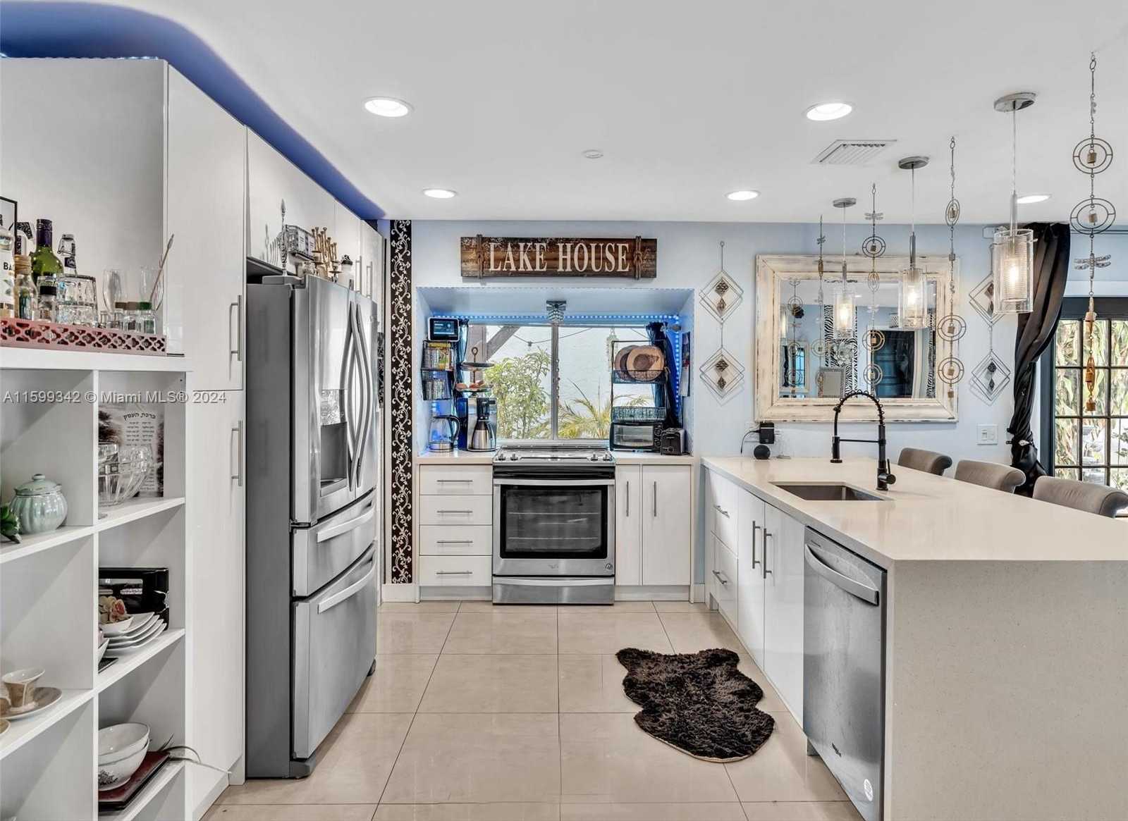 Small Image of 3960 SOUTH WEST 84TH TER, Davie Number 17