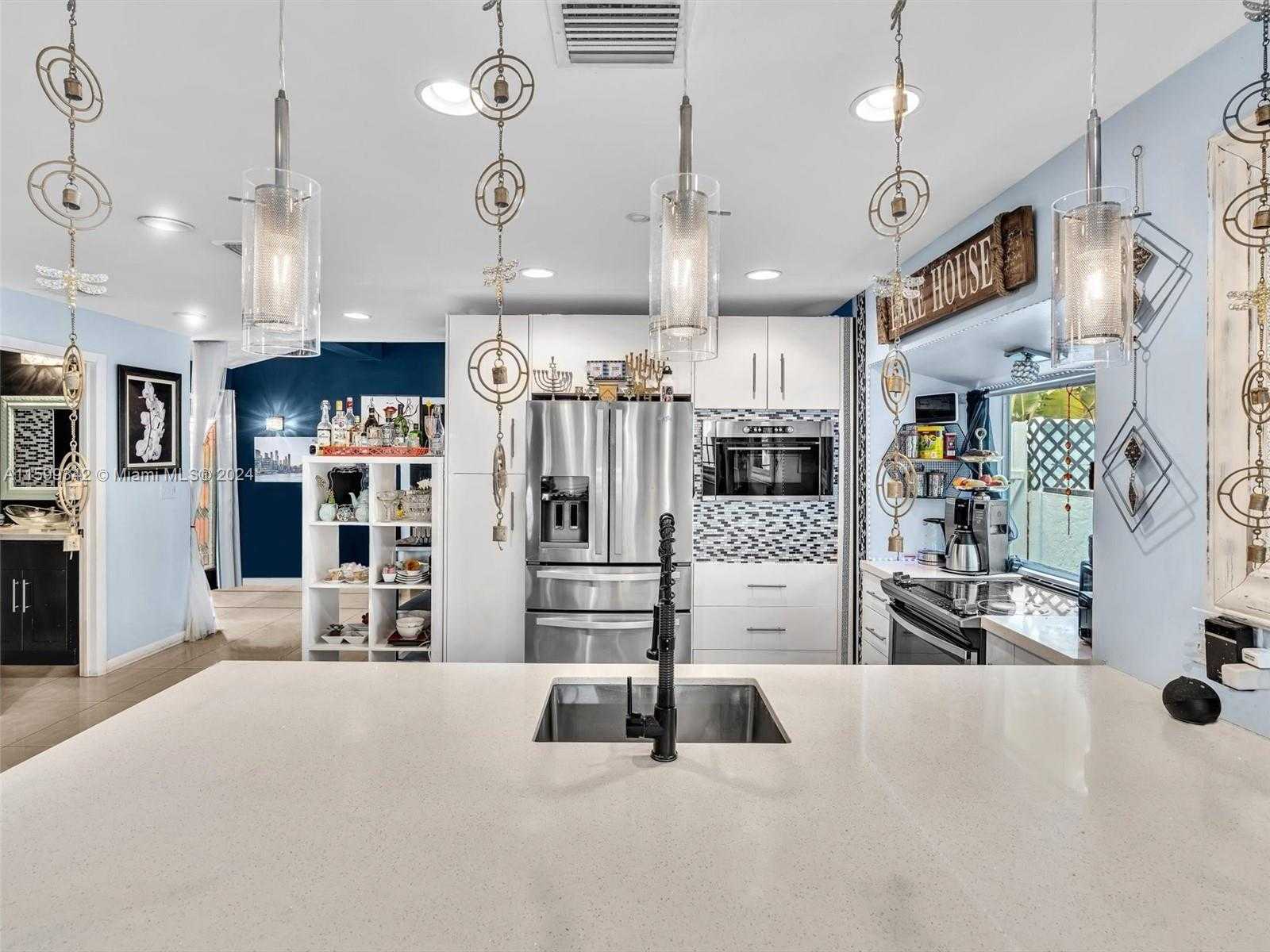 Small Image of 3960 SOUTH WEST 84TH TER, Davie Number 25