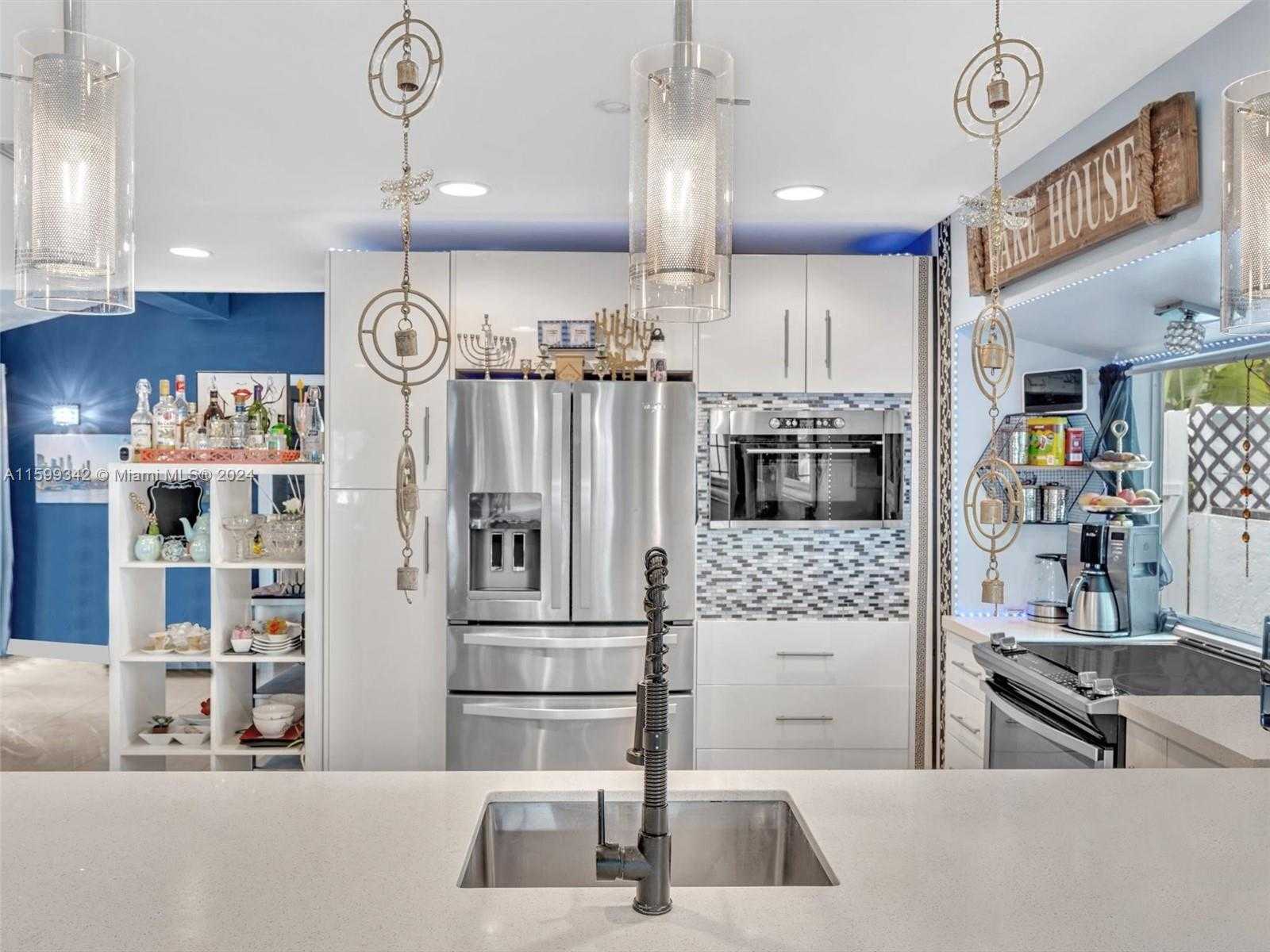 Small Image of 3960 SOUTH WEST 84TH TER, Davie Number 27