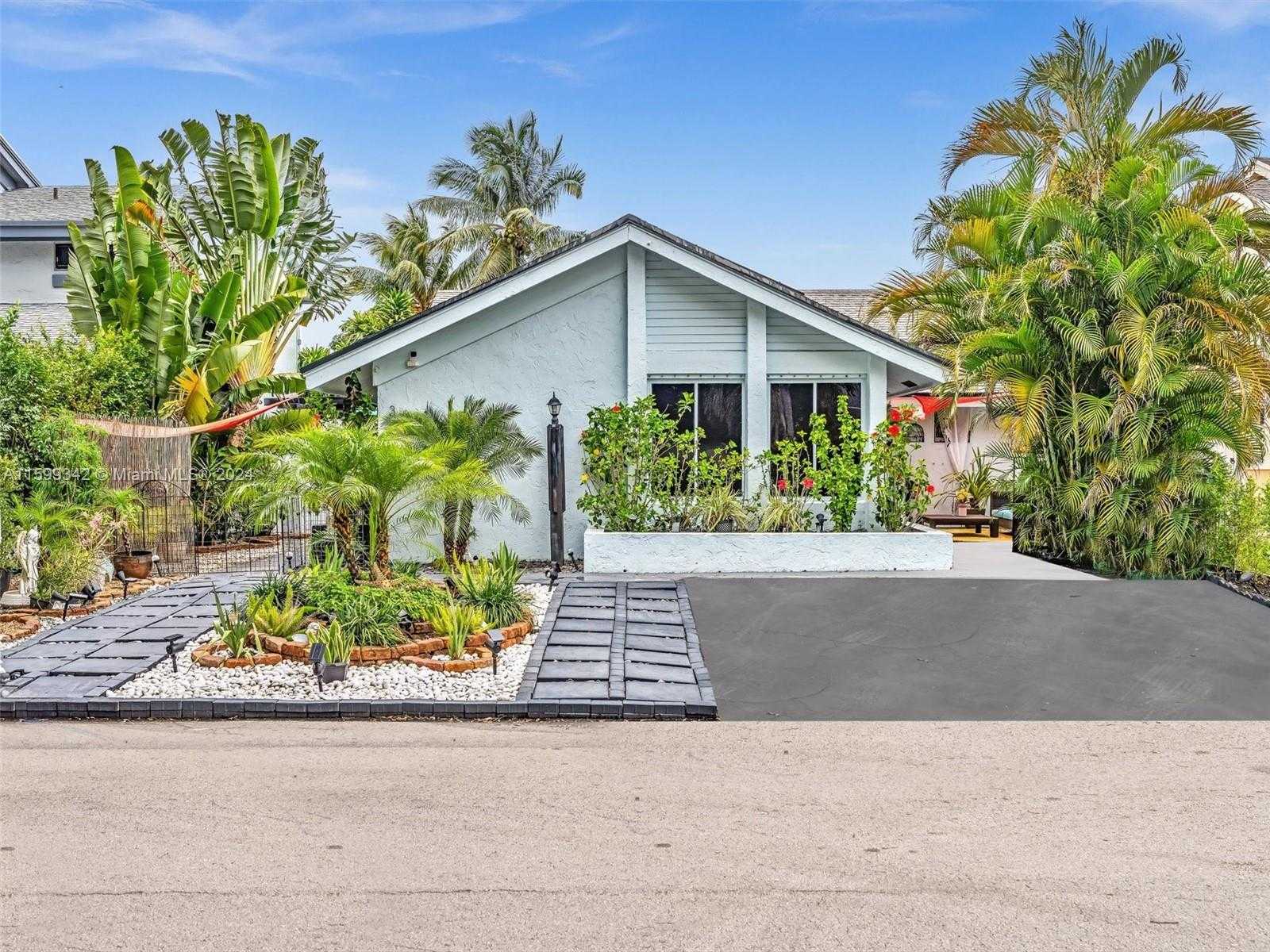 Small Image of 3960 SOUTH WEST 84TH TER, Davie Number 3