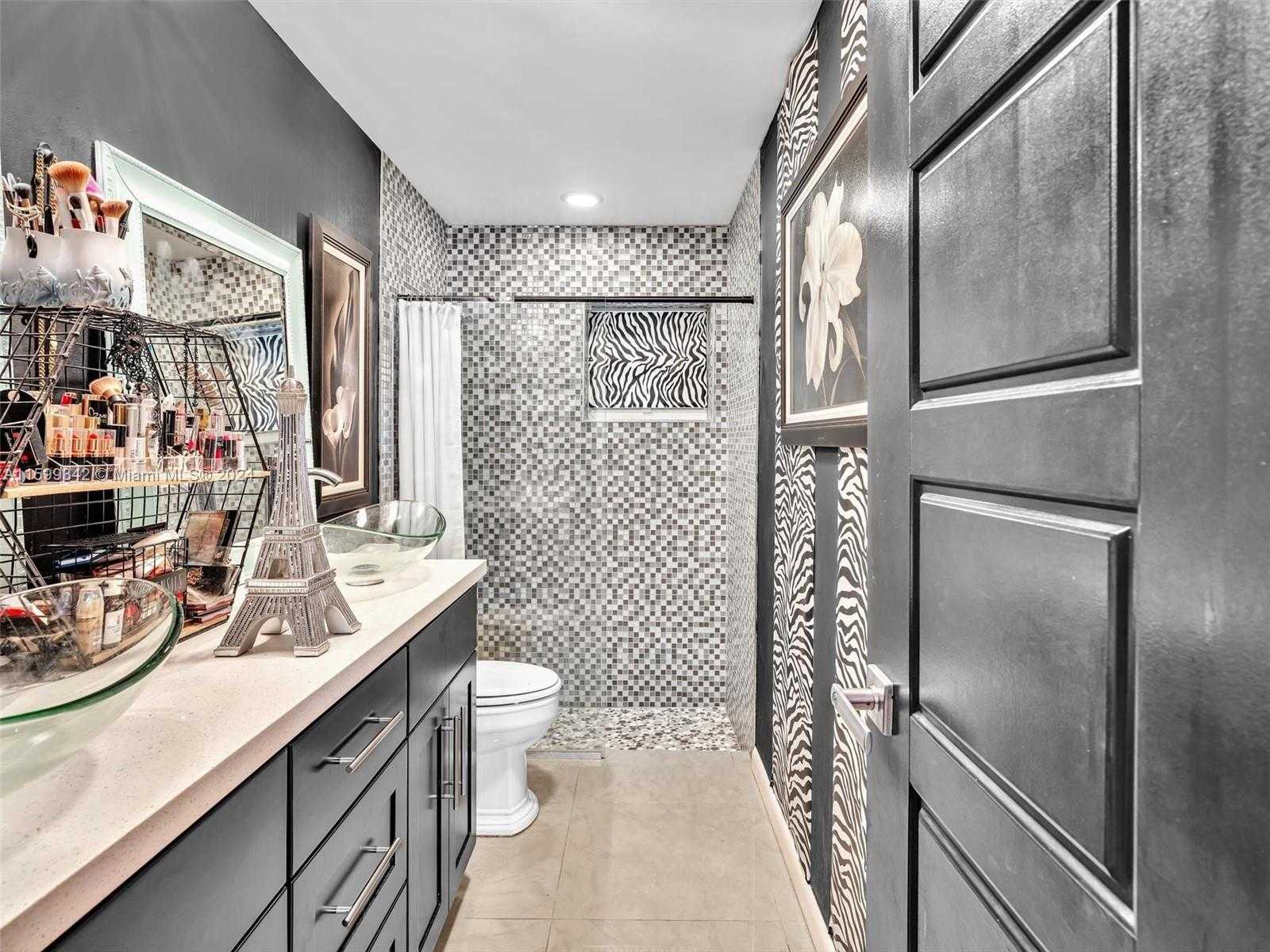 Small Image of 3960 SOUTH WEST 84TH TER, Davie Number 39