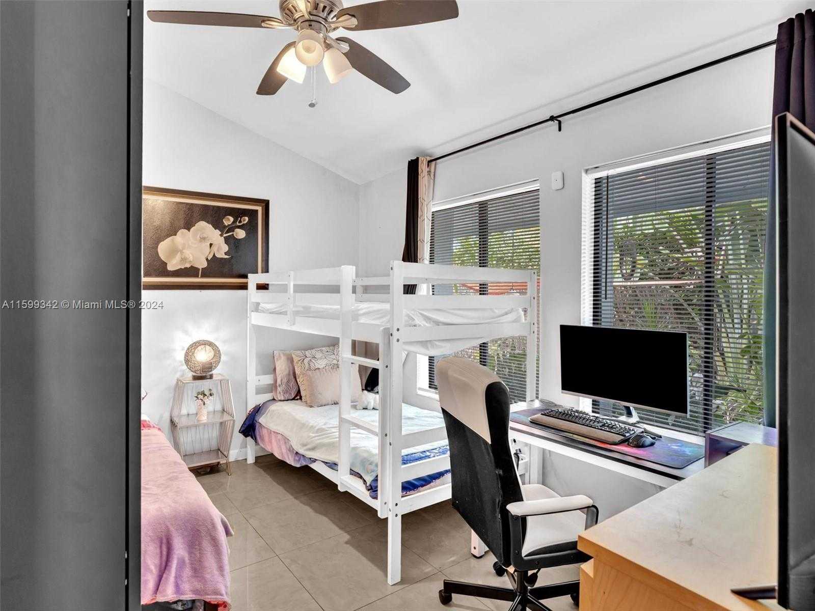Small Image of 3960 SOUTH WEST 84TH TER, Davie Number 43