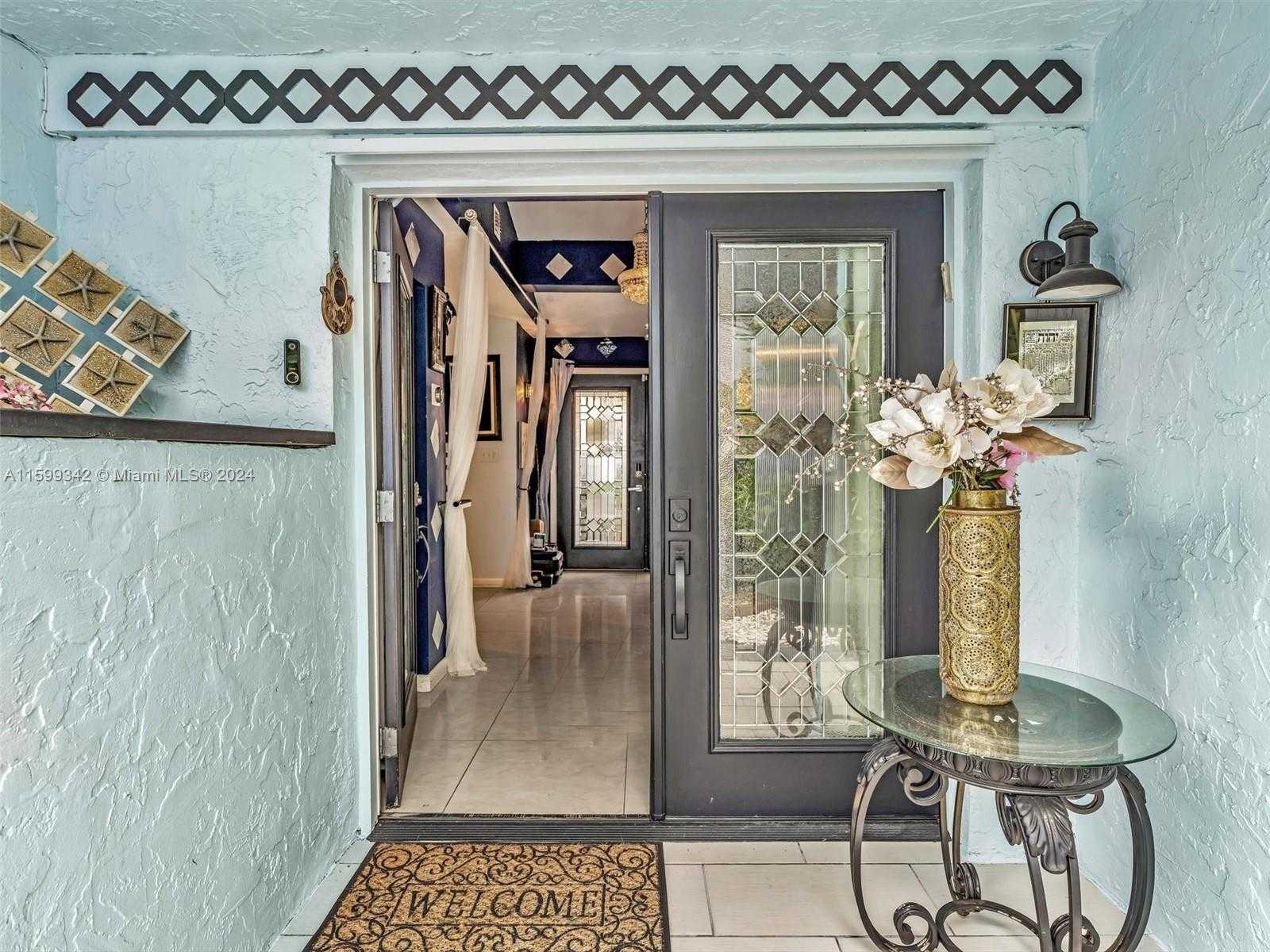Small Image of 3960 SOUTH WEST 84TH TER, Davie Number 7