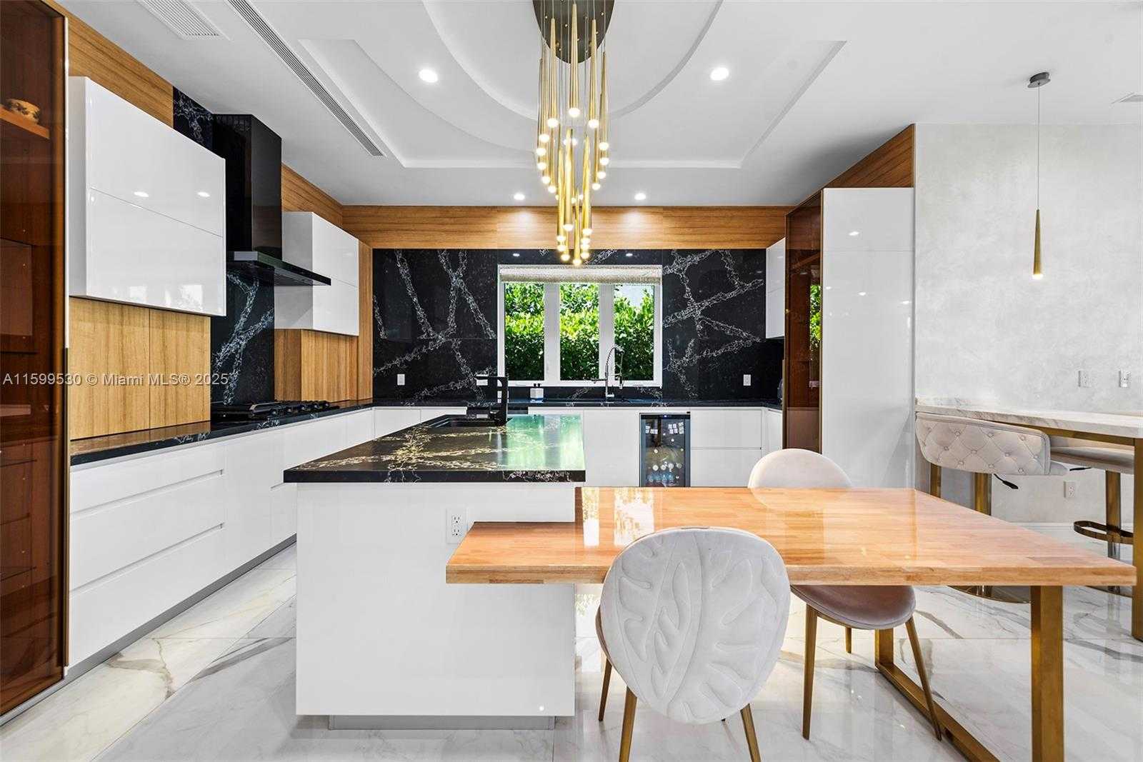 Small Image of 630 GOLDEN BEACH DR, Golden Beach Number 25