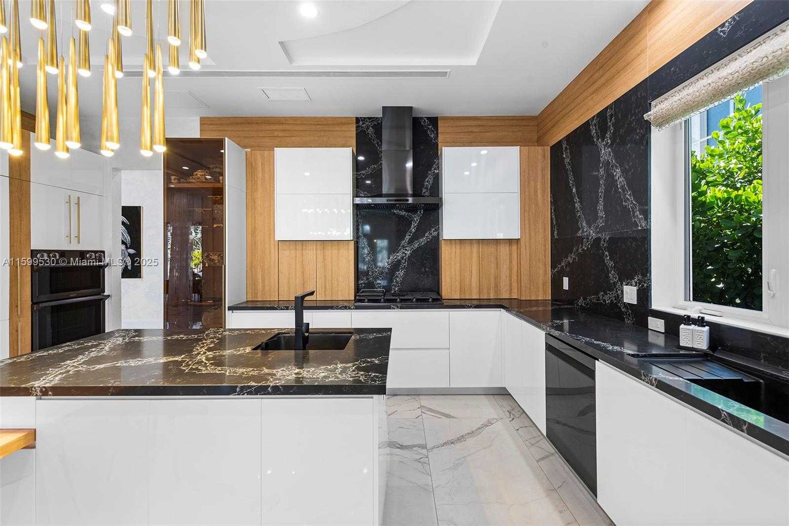 Small Image of 630 GOLDEN BEACH DR, Golden Beach Number 26