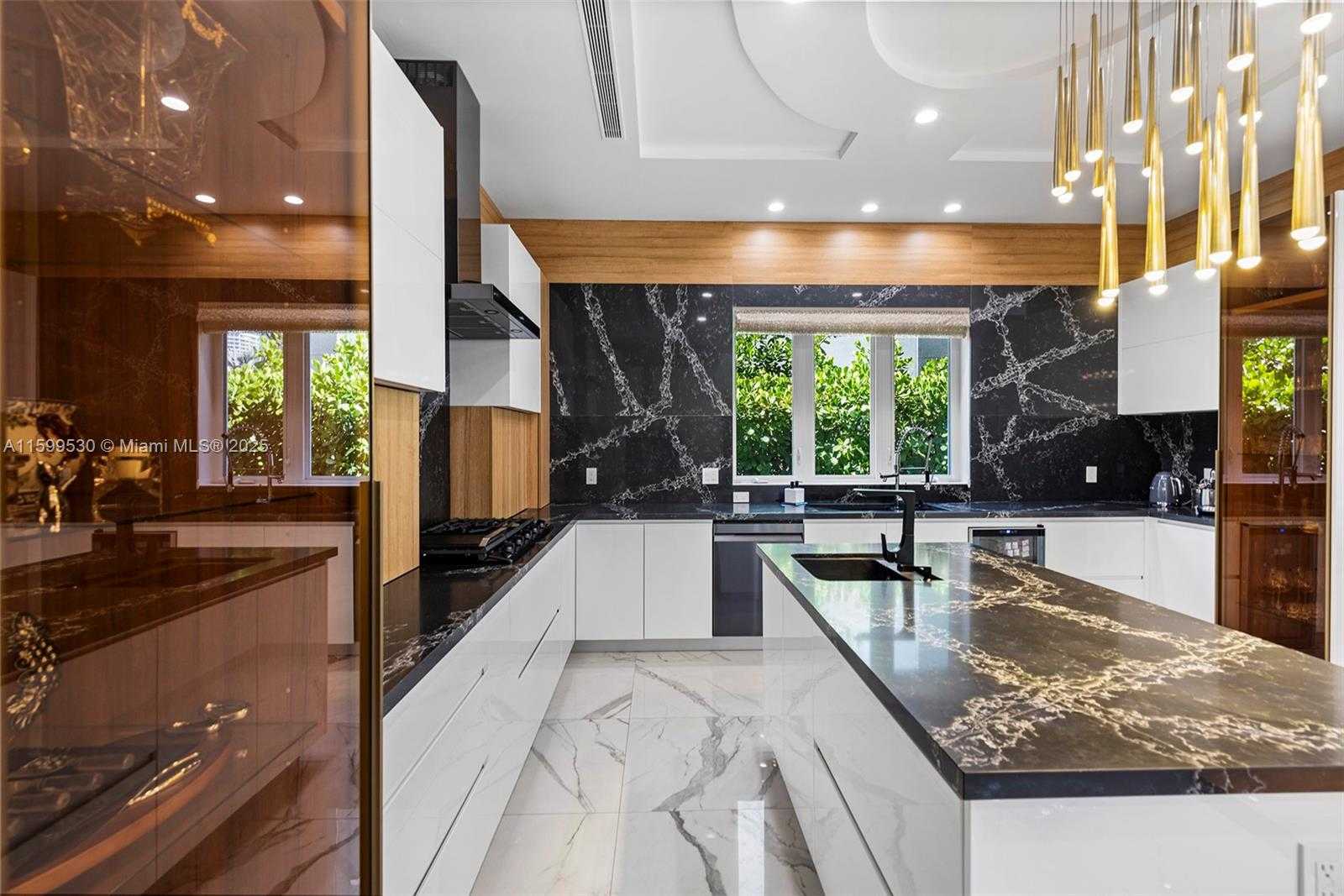 Small Image of 630 GOLDEN BEACH DR, Golden Beach Number 29
